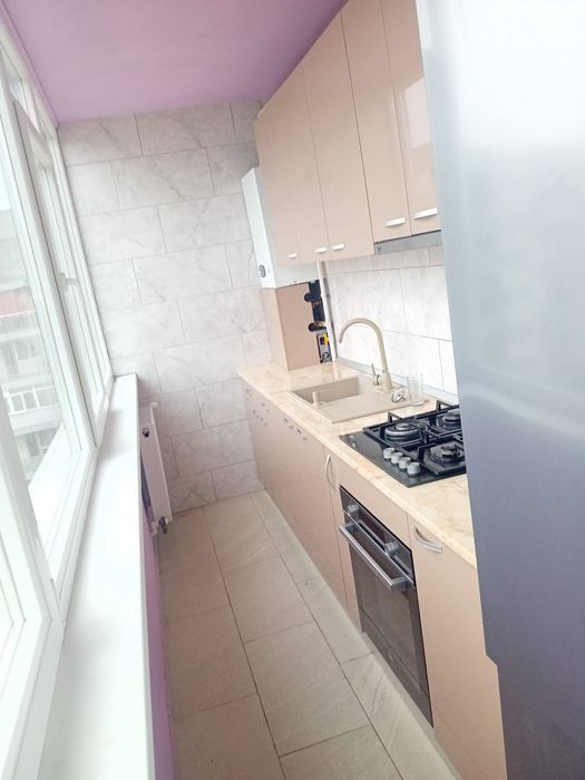 Închiriez garsoniera