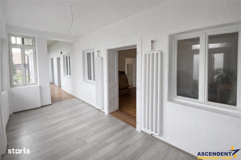 TUR 3D!In areal apreciabil,particulara casa cu 680 mp teren,Miercurea
