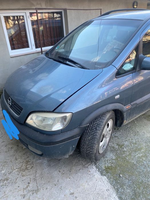 Se vinde masina Opel Zafira