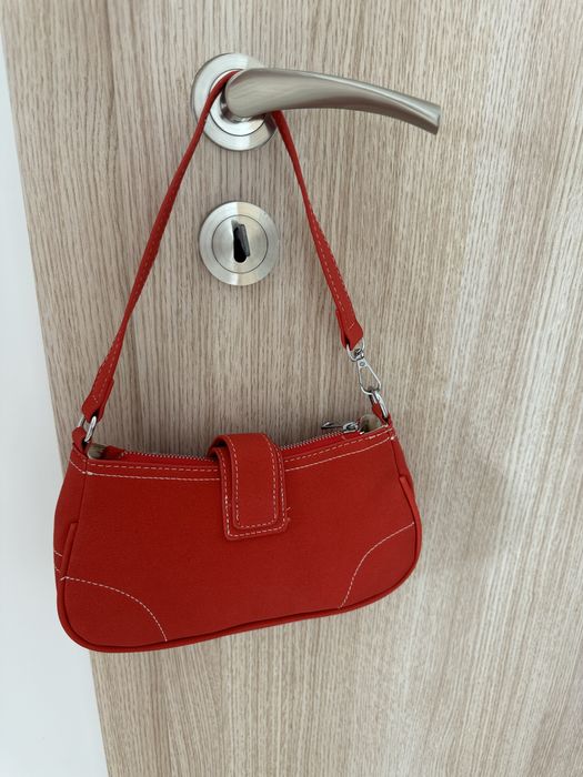 Дамска чантичка червена