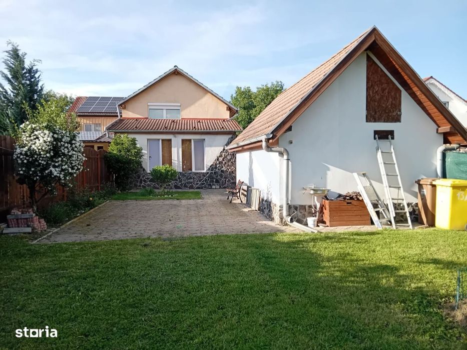 Casa cu etaj 113 mp utili curte libera 350mp garaj cu pod Gusterita