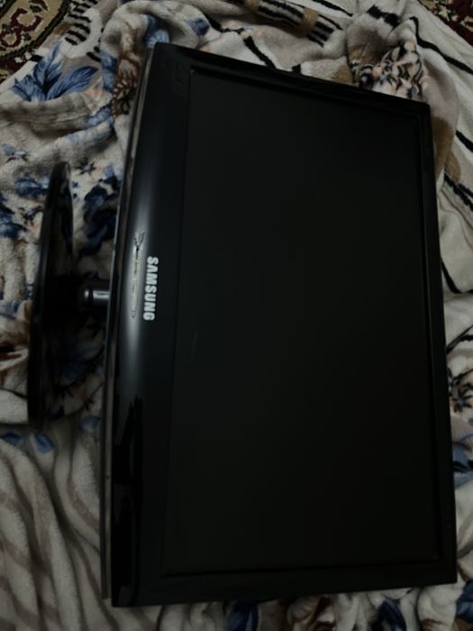 Монитор 1366х768