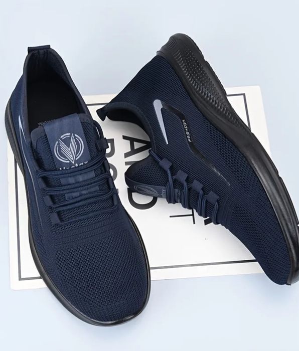 Продам зимнии кроссовки