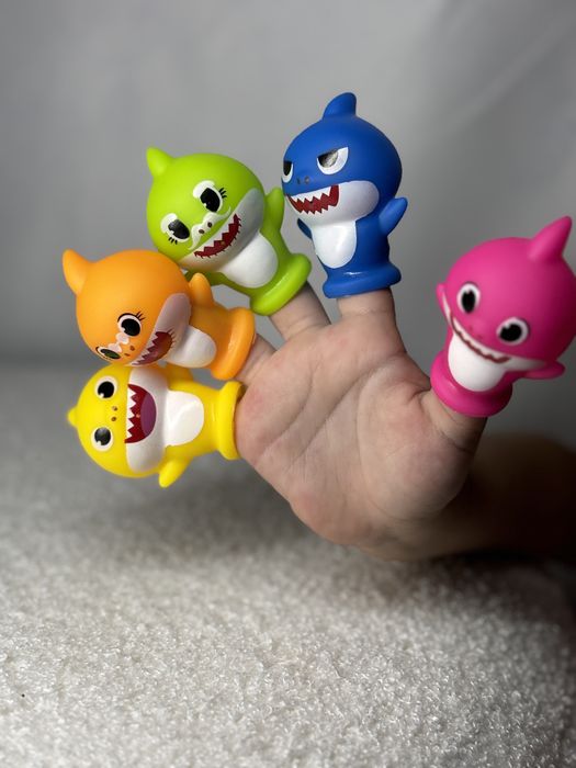 Развивающие игрушки для детей Бэби Шарк