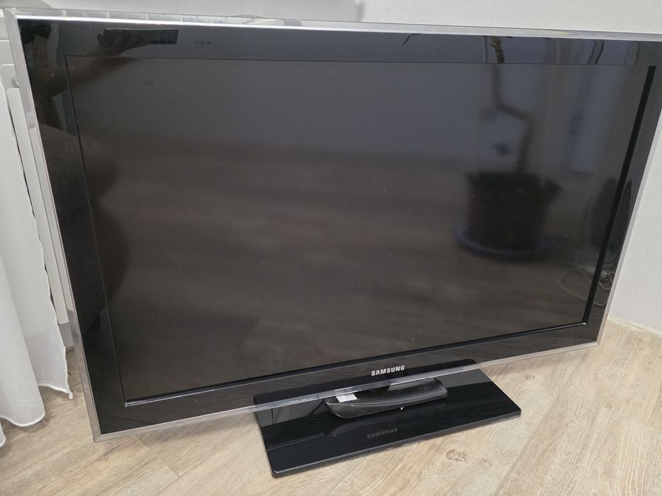 Телевизор SAMSUNG