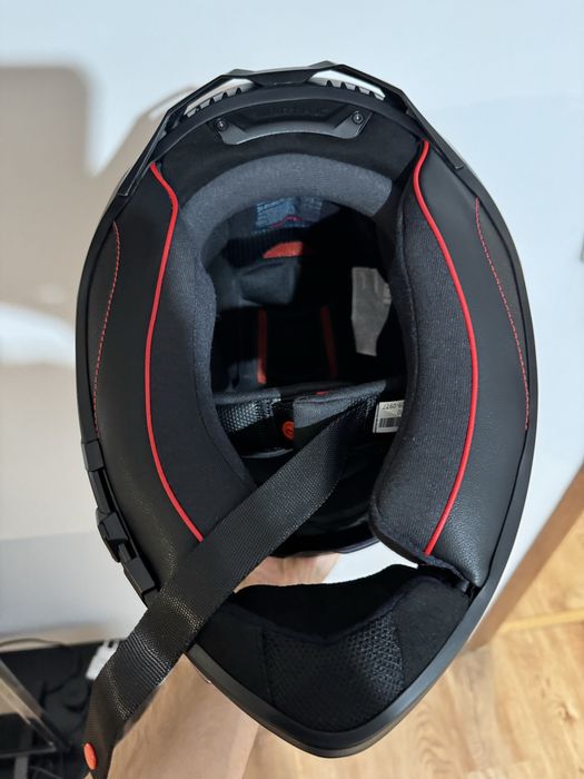 Нова каска за мотор HJC F70 made in England