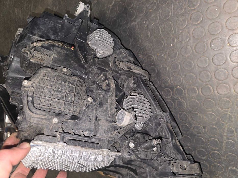 Десен Laser Light фар за BMW 730D G11