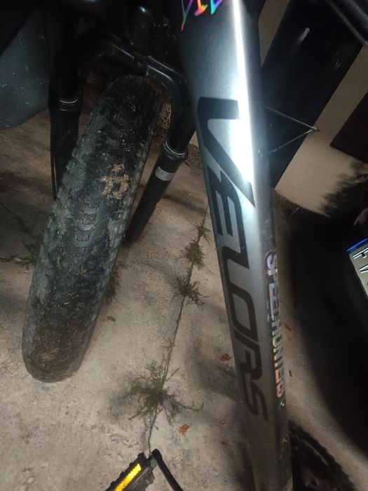 Vând bicicleta carpat velors