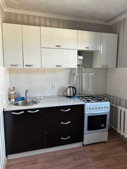 Продам 1 ком ленинградку на колхозном рынке