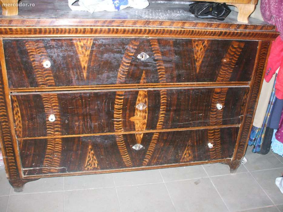 Comoda biedermeier lemn de brad