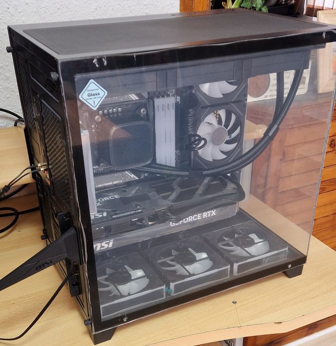 мощен компютър MSI gaming work pc 64GB DDR5 i7 5070ti