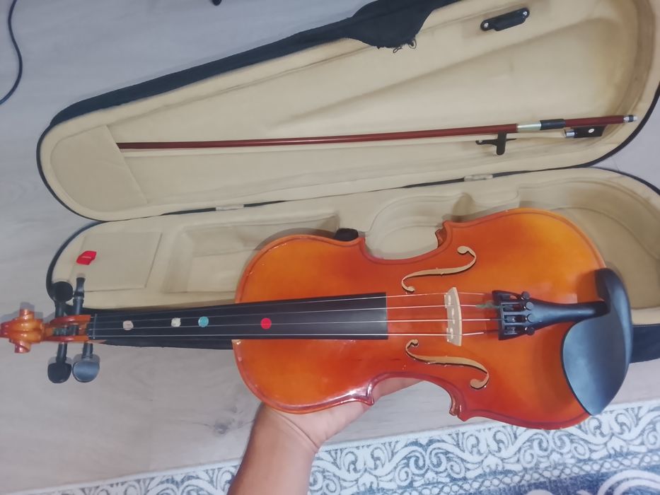 De vânzare vioara