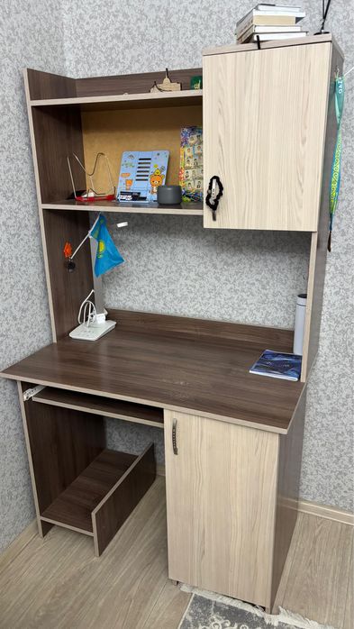 Компьютерный стол для подростка