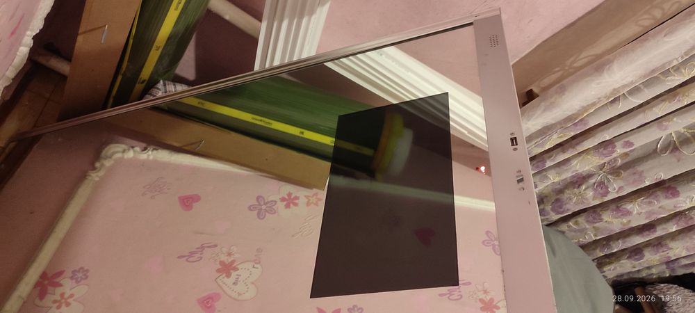 Зеркало с экраном