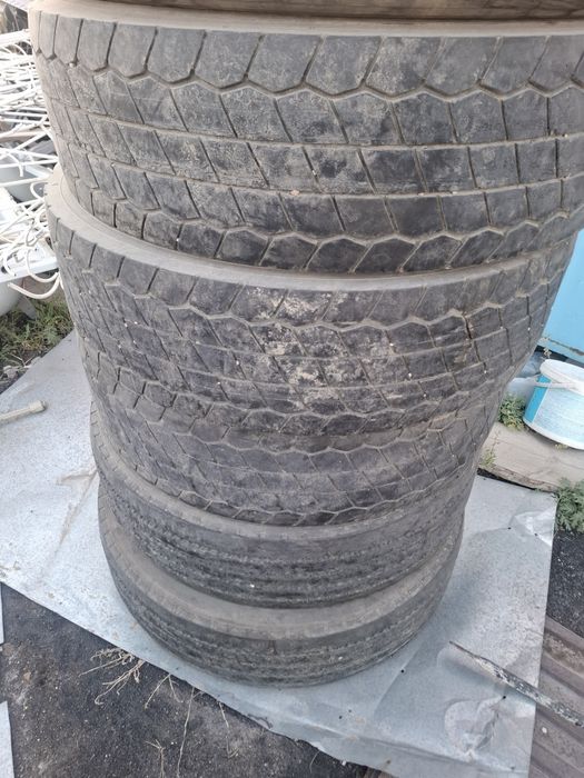 Продам резину б/у 295/80/22,5