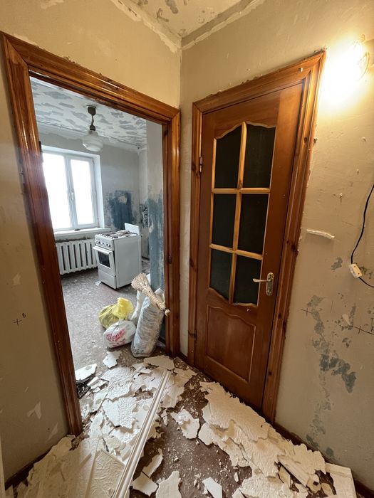 двери с косяками и обналичниккми