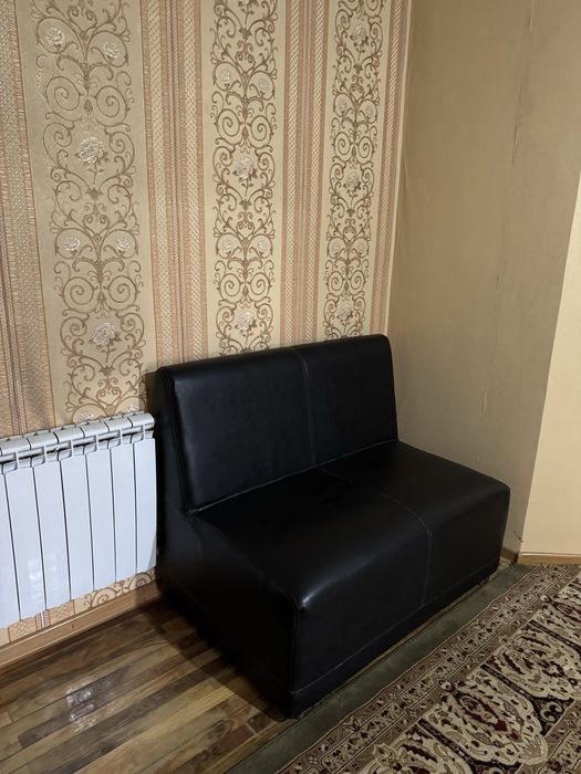 Продам кожанный диван