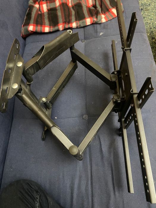 СРОЧНО Продам телевизор Avalon, с кранштейном