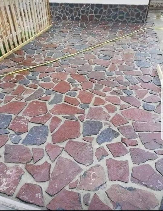 Piatra naturala și montez