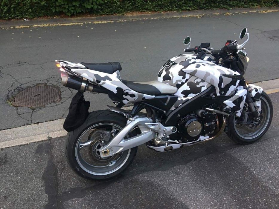 Suzuki b-king 1300
