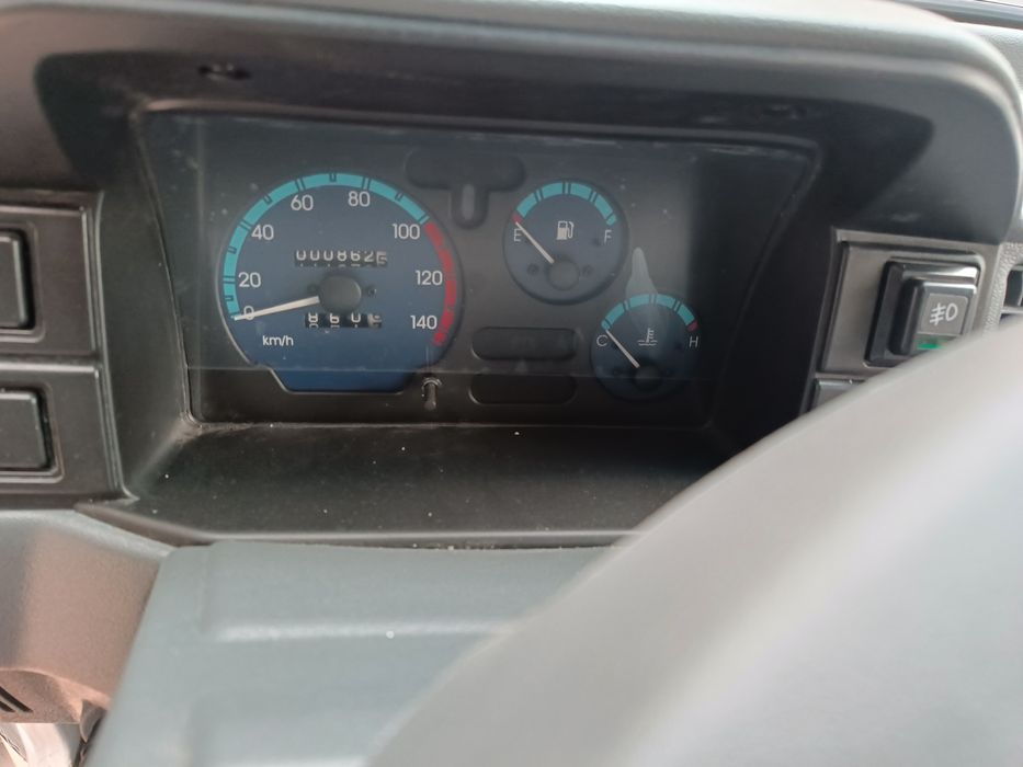 Yangi damas sotiladi