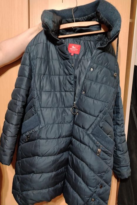 Продам женские пуховики