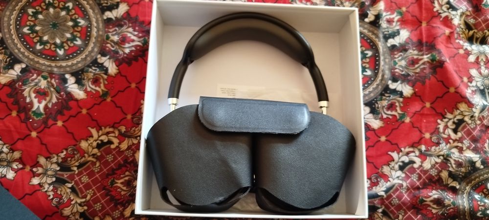 AirPods Max      yangi xech qayeriga xech narsa boʻlmagan