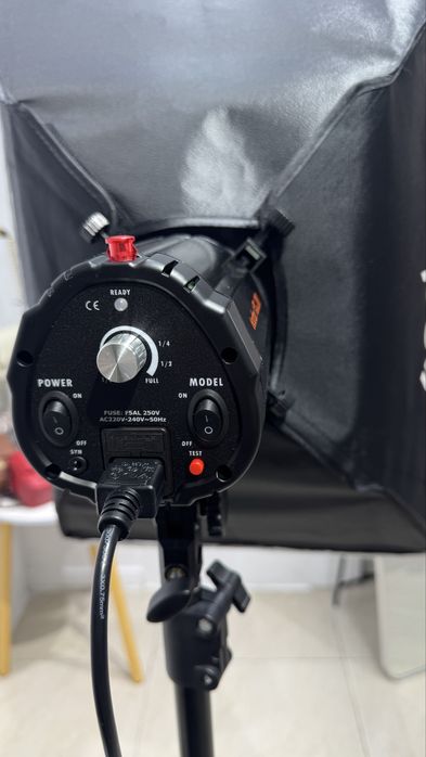 Вспышка Godox Mini Pioneer 200