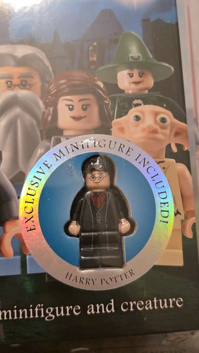 Лот от 4 бр. LEGO Harry Potter нови книги - с 2 бр. фигурки