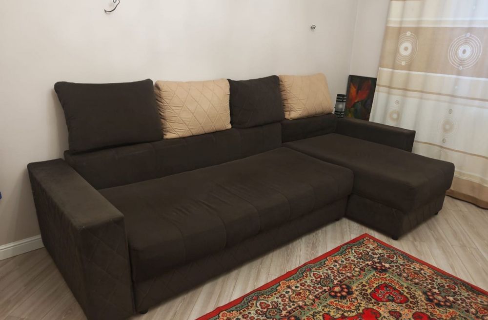 Продам диван угловой