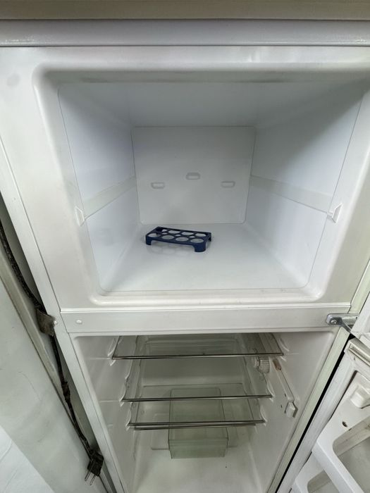 Хладирнек с фризер liebherr