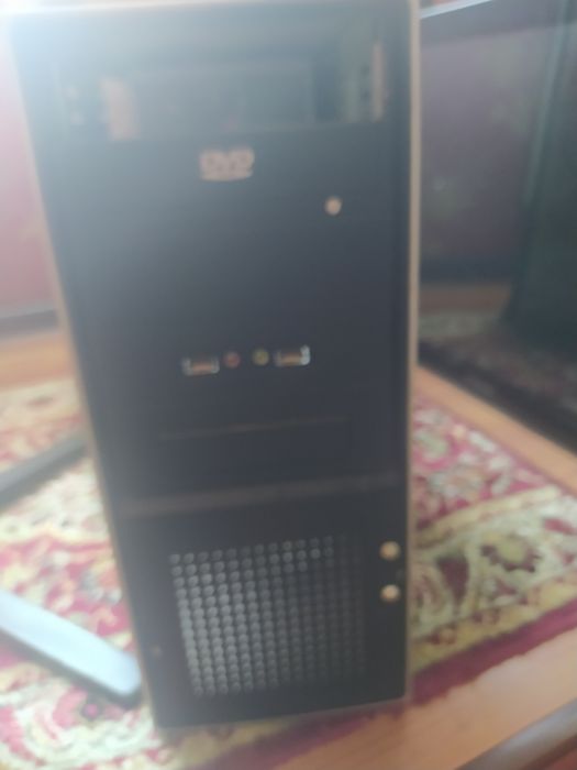 Компьютер монитор