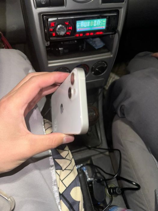 Срочно Продам айфон 13 гб128