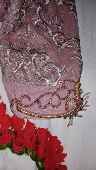 Kelinlik kòylagi Kam kiyilgan