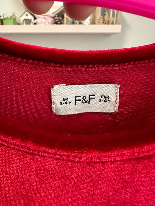 Детска червена рокля 3-4 г