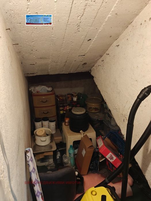 Продава се Етаж от къща в Радомир - 84 кв.м за 365 €/кв.м - Снимка #12