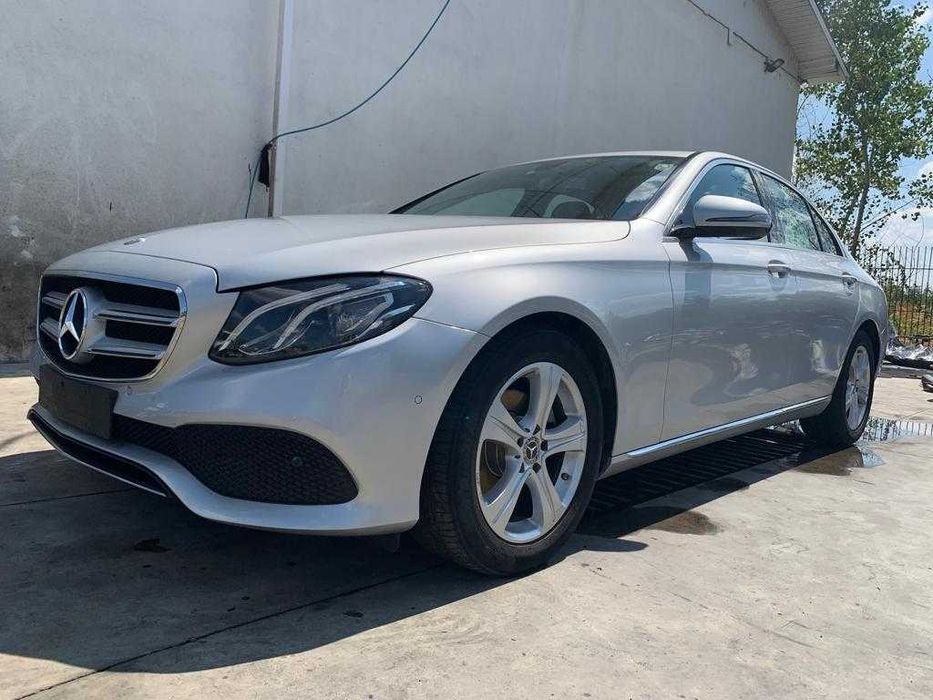 Dezmembrez mercedes e class w213/e class 220 OM654920/aripa/far/stop/