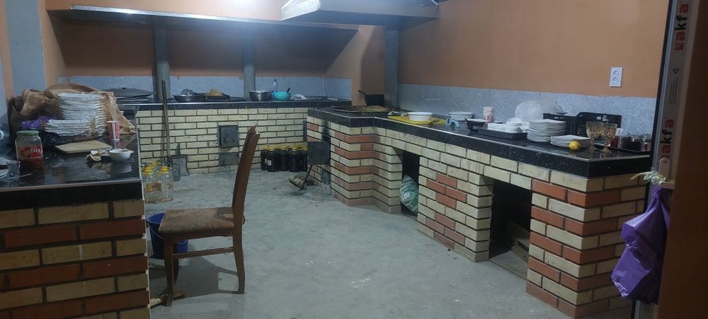 Кафе ва уй сотилади