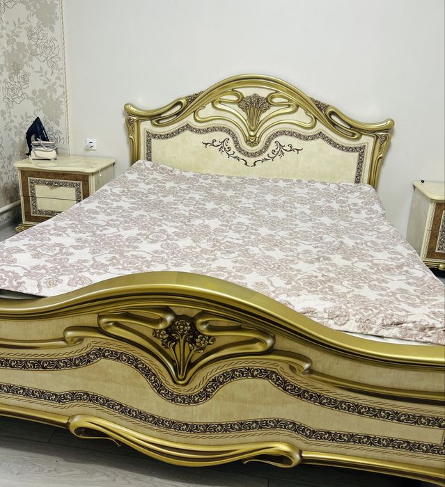 Продам спальный гарнитур