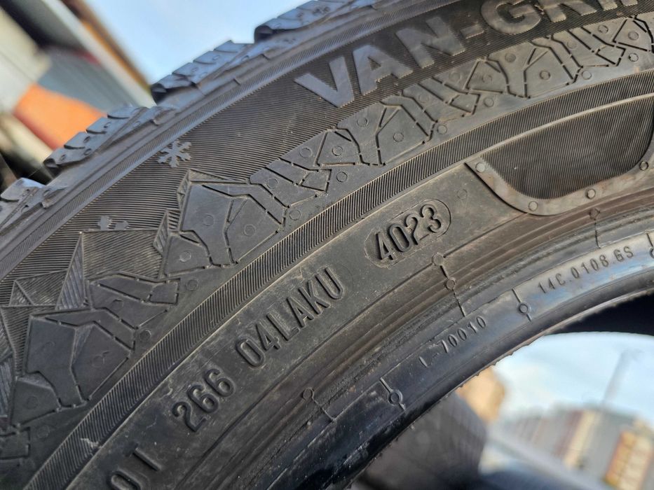 2бр Зимни гуми за бус 205 65 16 С - Semperit - DOT 2023