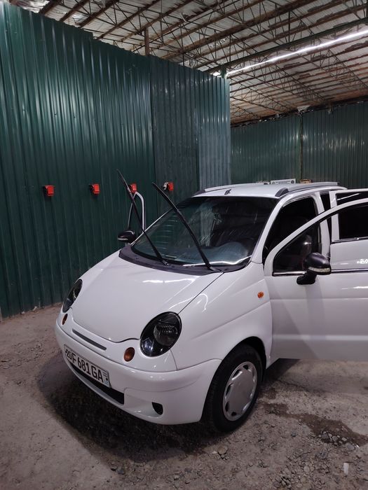 Matiz 2009 yil rangi oq.