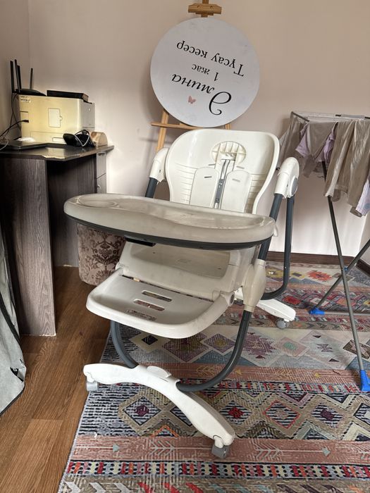 Стол для кормление детский. 5000тг