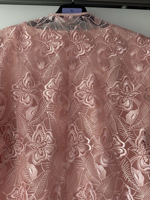 Vand rochie eleganta pentru diferite ocazii