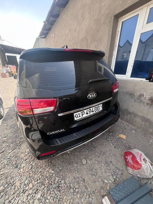 KIA carnival 9 tali