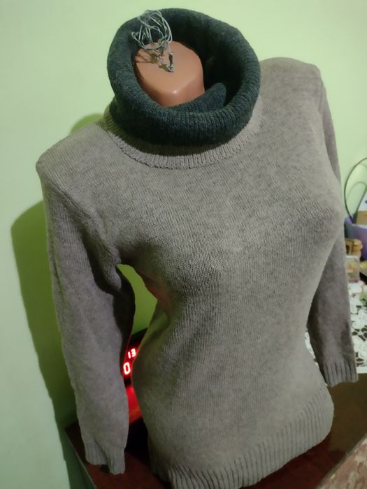 Pulovere pentru anotimp rece, vesta, bluze, pantaloni3/4, preturi mici