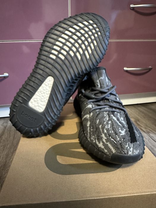 Yeezy boost 350v2 Dark Salt