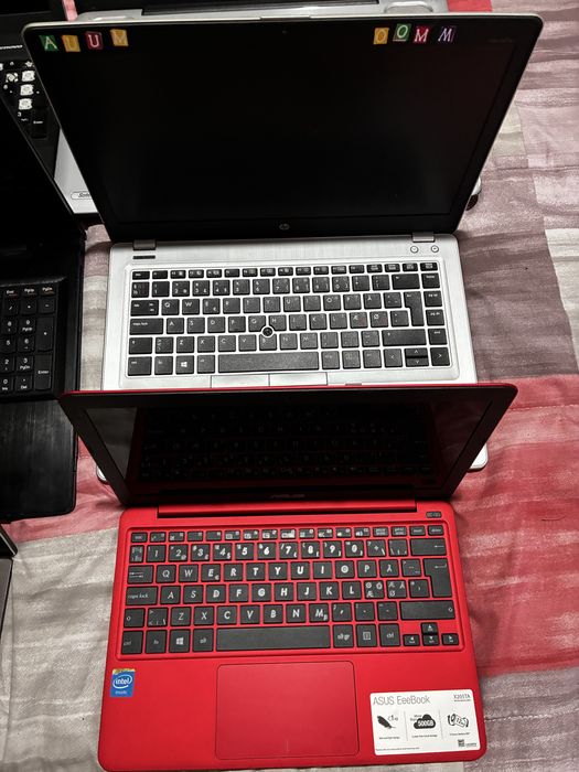 Vand laptopuri ieftine