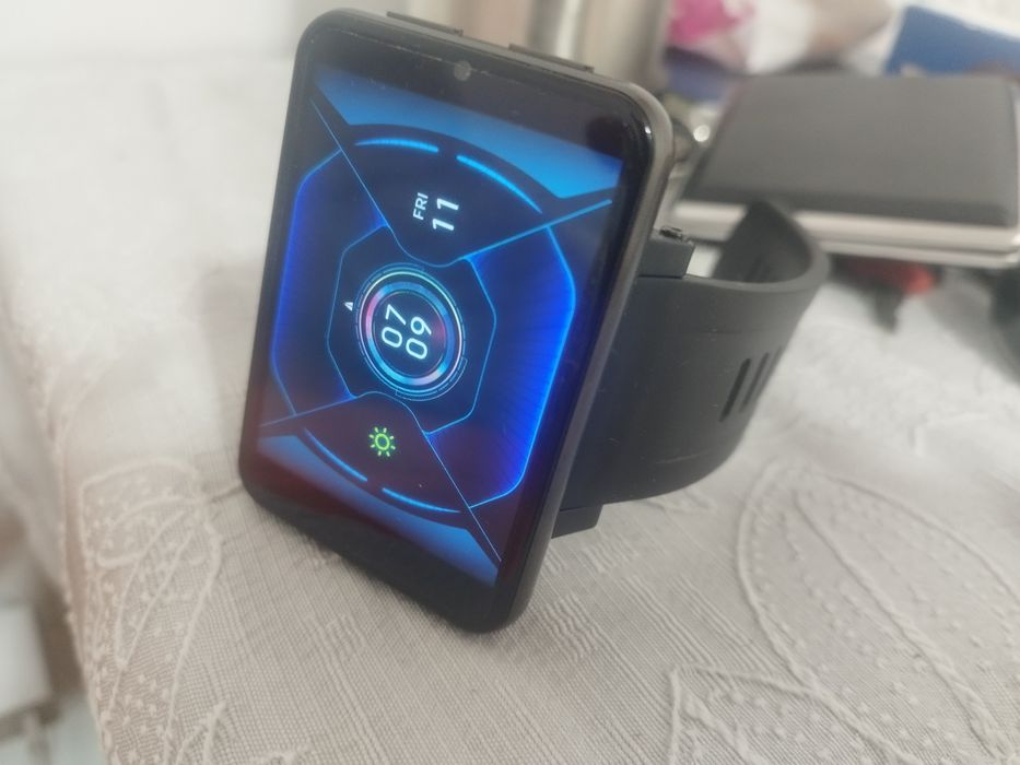 Smart watch Android cu cartela SIM
