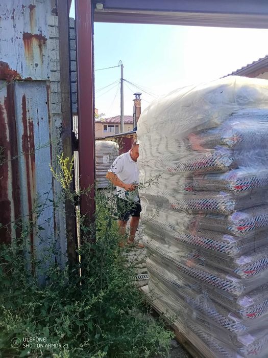 Слънчогледови  и дървесни пелети