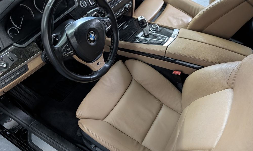 BMW Seria 7  F01 XDrive M Pachet